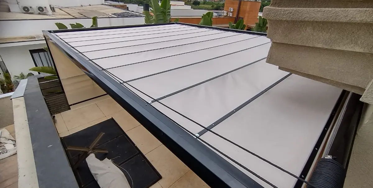 Toldo Articulado em Policarbonato