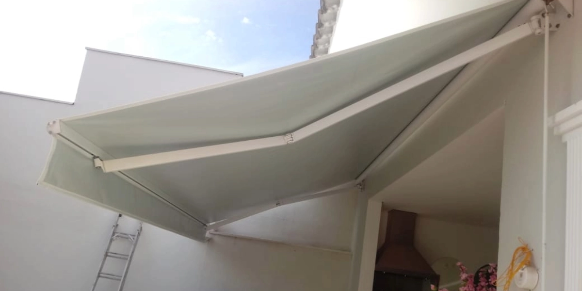 Toldo Articulado em Policarbonato
